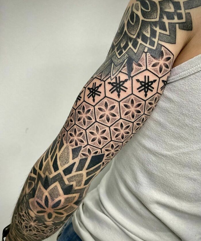 98 Geometric Tattoos And Ideas If You Keep Circling Around What Tattoo ...