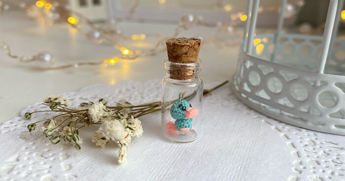 I Make Micro Crochet Toys That Fit In A Tiny Glass Bottle (35 Pics)