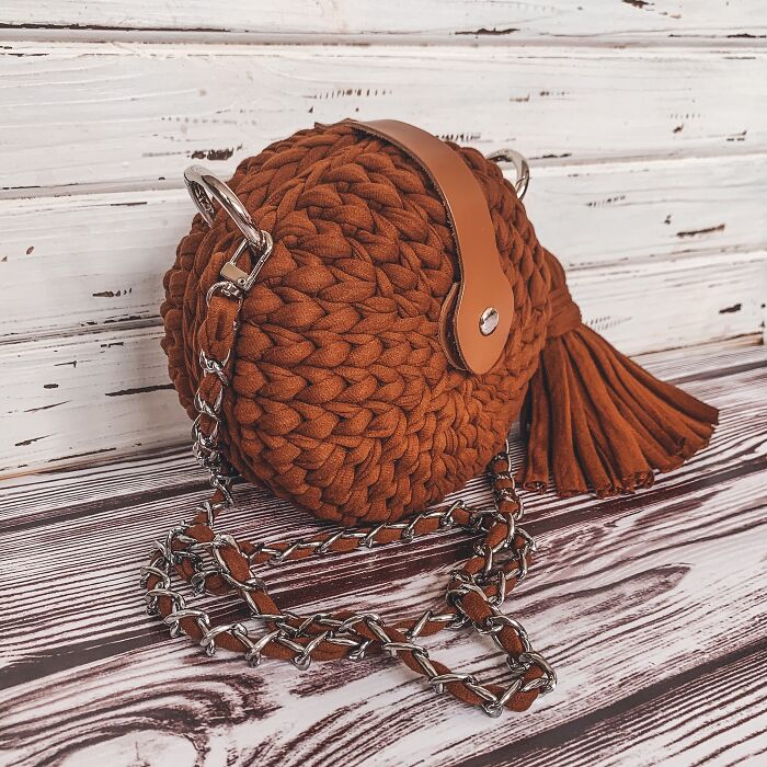 Round Bag Made With T-Shirt Yarn