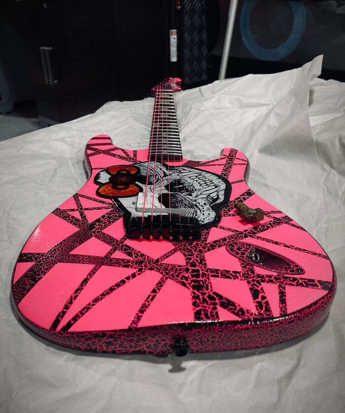 The Hell Kitty: My Own Version Of The Hello Kitty Guitar (5 Pics)