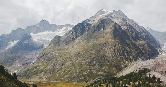 18 Pictures Of Beautiful Scenery From My Hike Around Mont Blanc