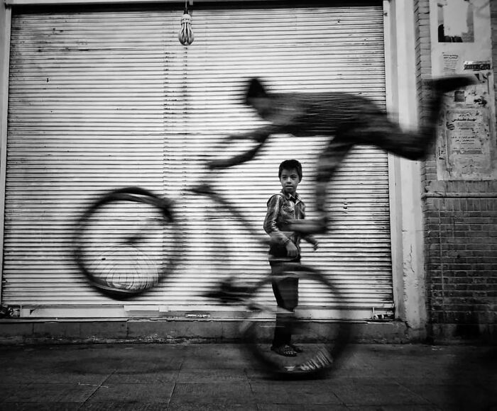 Instagram Account Shows Incredible Moments Of Street Photography