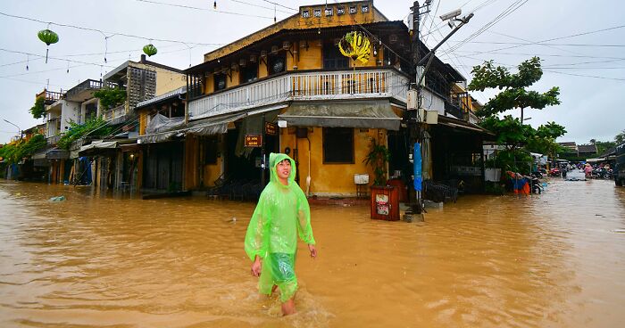 I Travelled To Hoi An In Vietnam During The Flood Season In 2020 And Captured Images Of Locals Going About Their Day