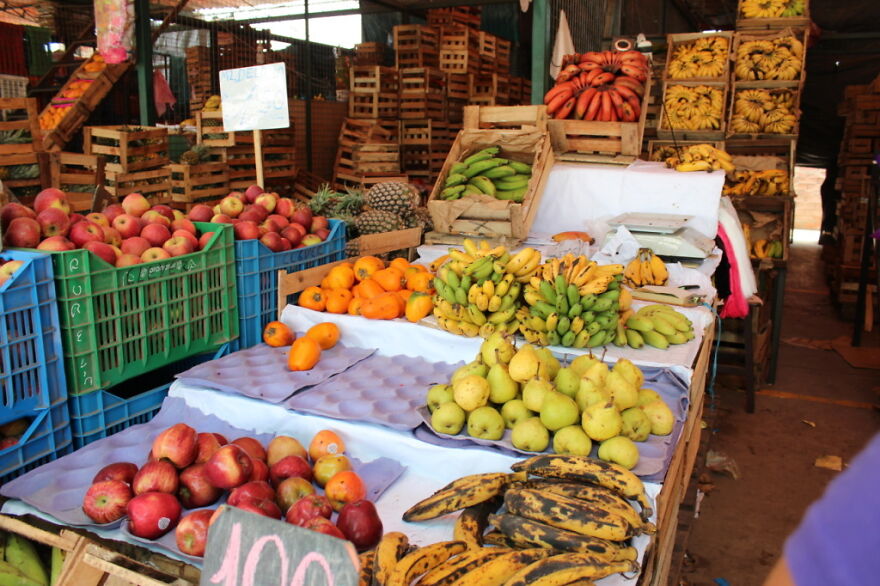 I Photographed A Day At A Wholesale Market In Lima, Peru (36 Pics)