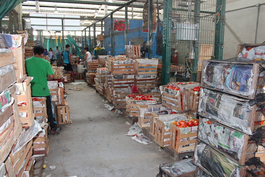 I Photographed A Day At A Wholesale Market In Lima, Peru (36 Pics)