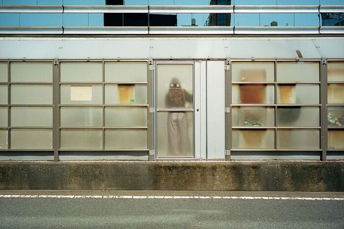 Shin Noguchi From Japan Shoots The Invisible Elements In Street Photography (New Pics)