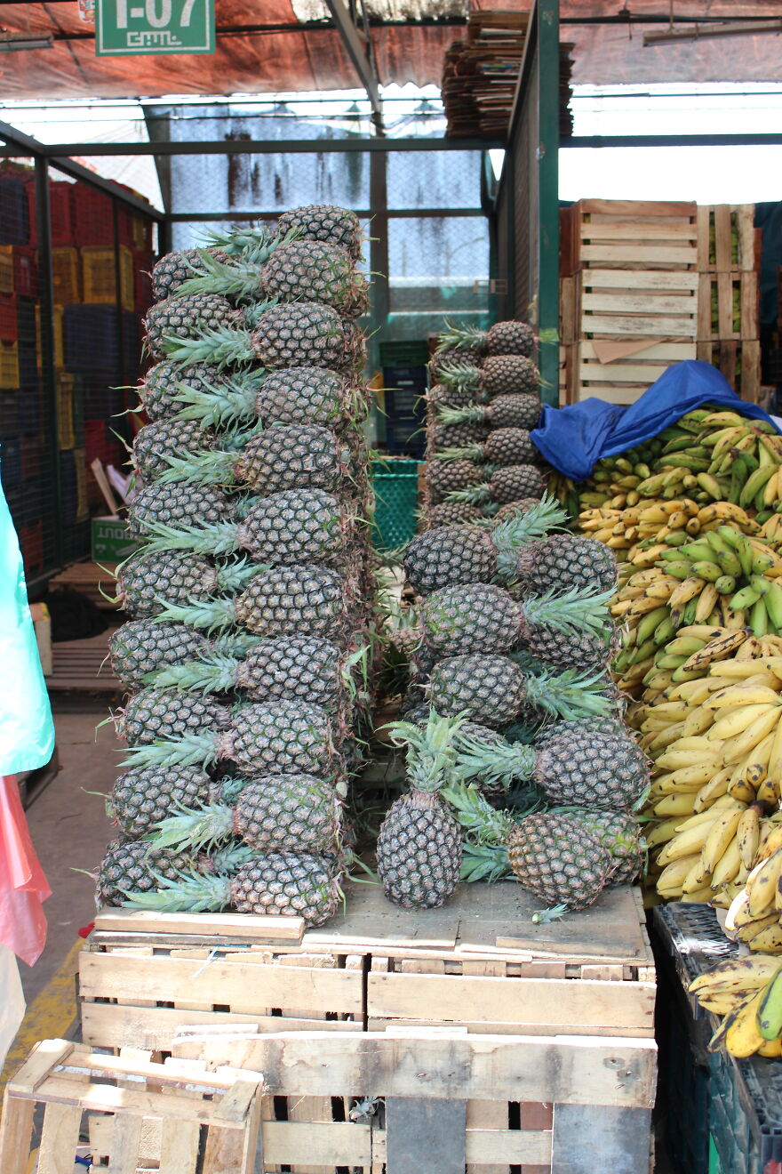 I Photographed A Day At A Wholesale Market In Lima, Peru (36 Pics)