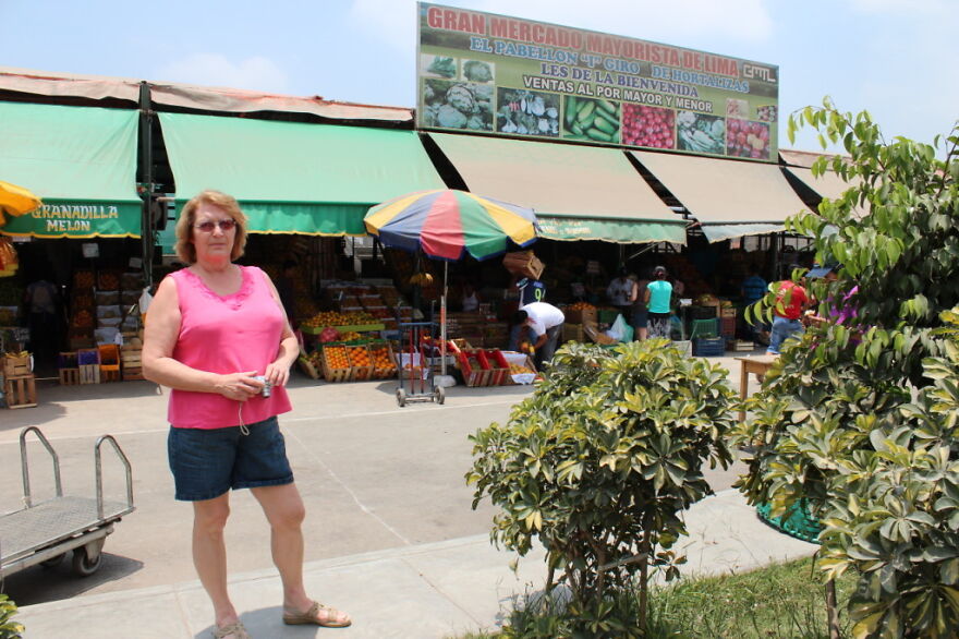 I Photographed A Day At A Wholesale Market In Lima, Peru (36 Pics)