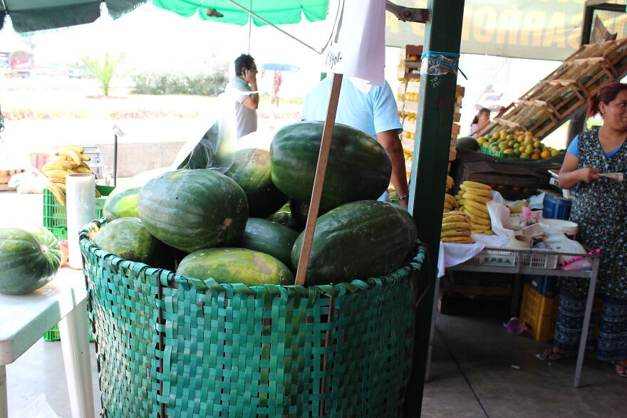 I Photographed A Day At A Wholesale Market In Lima, Peru (36 Pics)