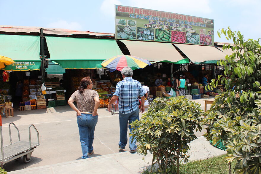 I Photographed A Day At A Wholesale Market In Lima, Peru (36 Pics)