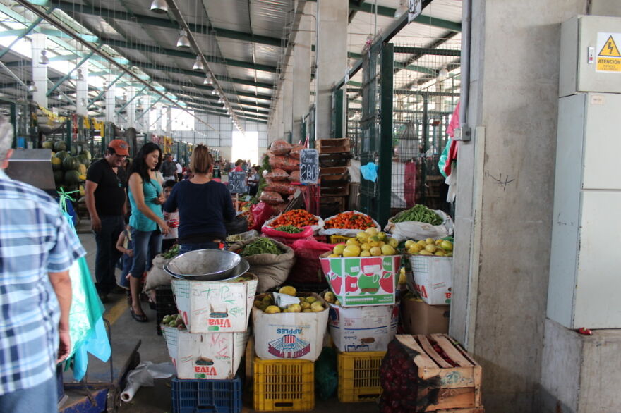 I Photographed A Day At A Wholesale Market In Lima, Peru (36 Pics)