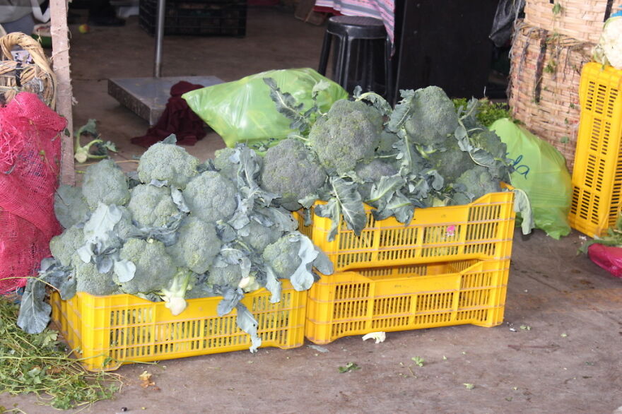 I Photographed A Day At A Wholesale Market In Lima, Peru (36 Pics)