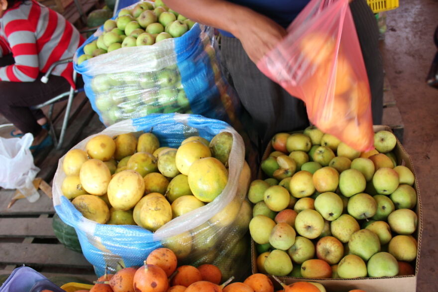 I Photographed A Day At A Wholesale Market In Lima, Peru (36 Pics)