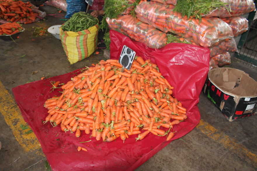 I Photographed A Day At A Wholesale Market In Lima, Peru (36 Pics)