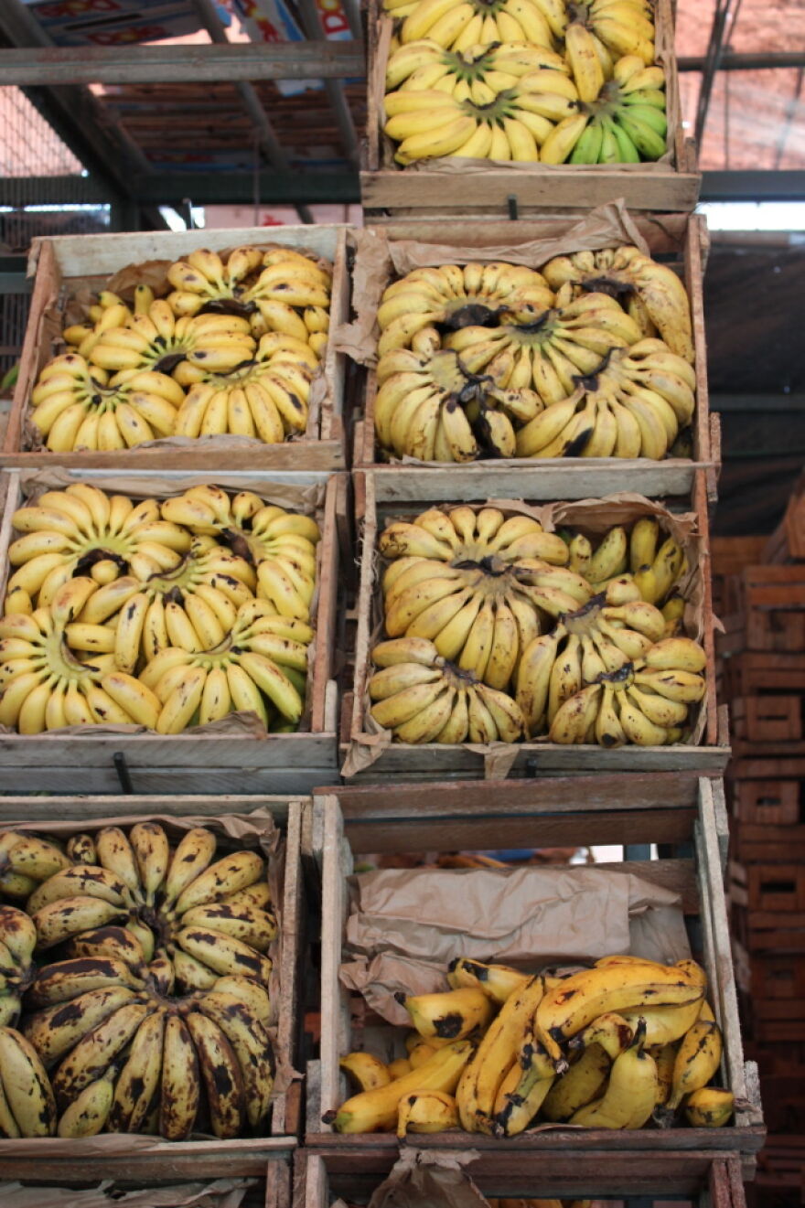 I Photographed A Day At A Wholesale Market In Lima, Peru (36 Pics)