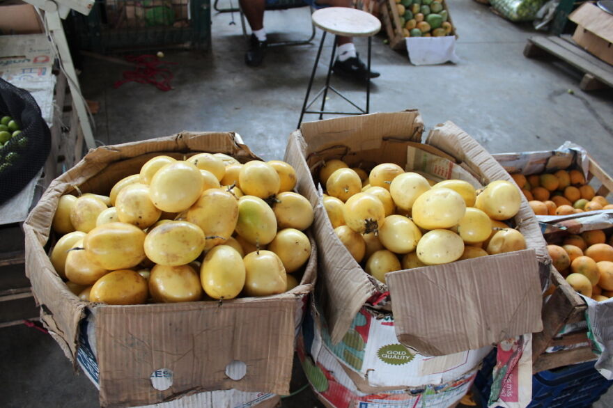 I Photographed A Day At A Wholesale Market In Lima, Peru (36 Pics)