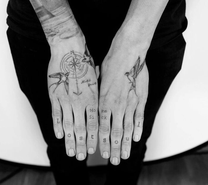 134 Small Hand Tattoos That Had Us Wishing For More Hands