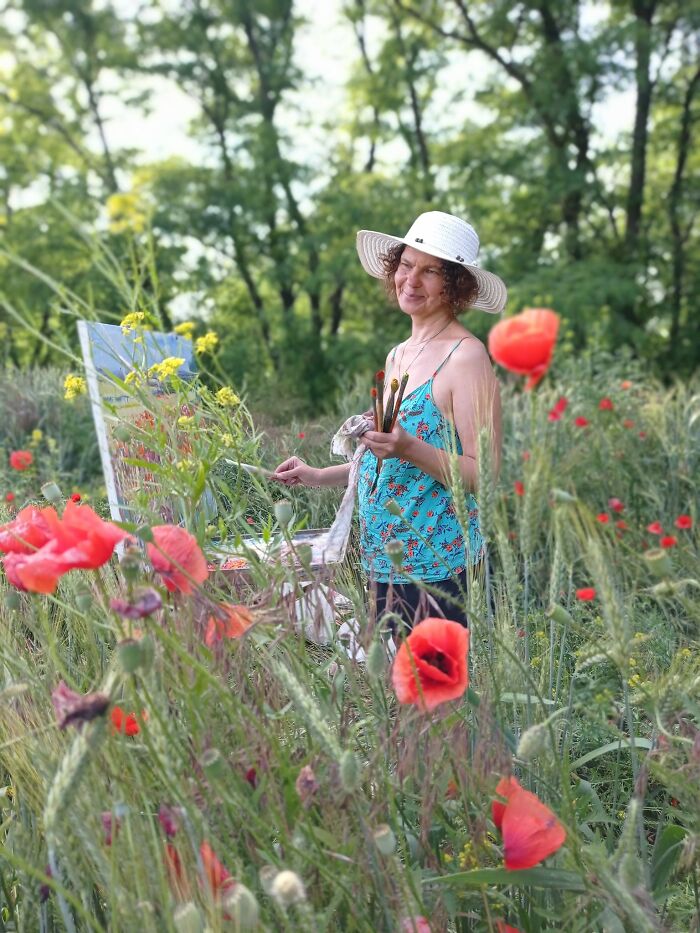 We Painted Poppies In The Field (25 Pics)