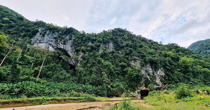 I Explored Sơn Đoòng Cave In Vietnam, The Largest Cave In The World