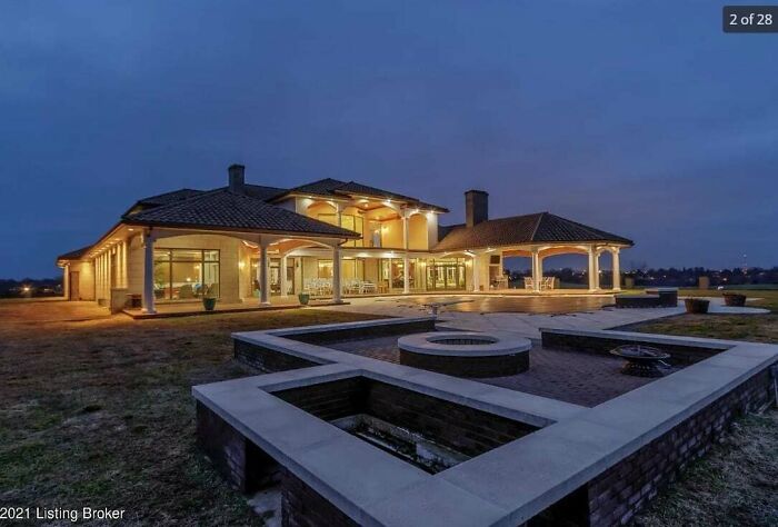 These People Have Been Trying To Unload This Kentucky Prepper House Since At Least 2019. Alllll That "Mountain House" Food Is Stashed Down There For When The Apocalypse Comes