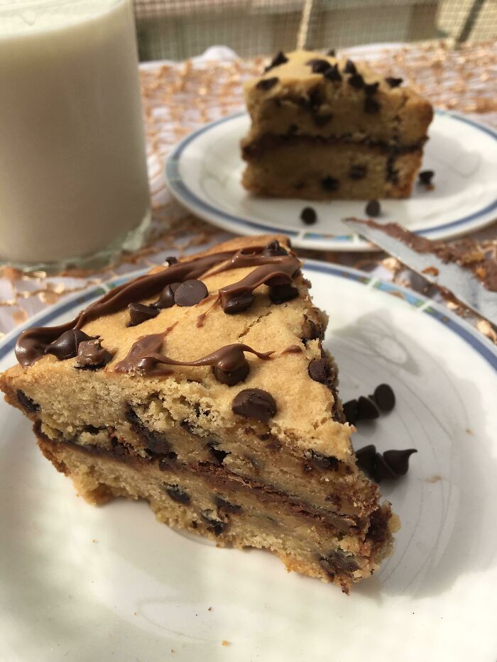 Made This Amazing Nutella Stuffed Deep Dish Cookie ! 🍪