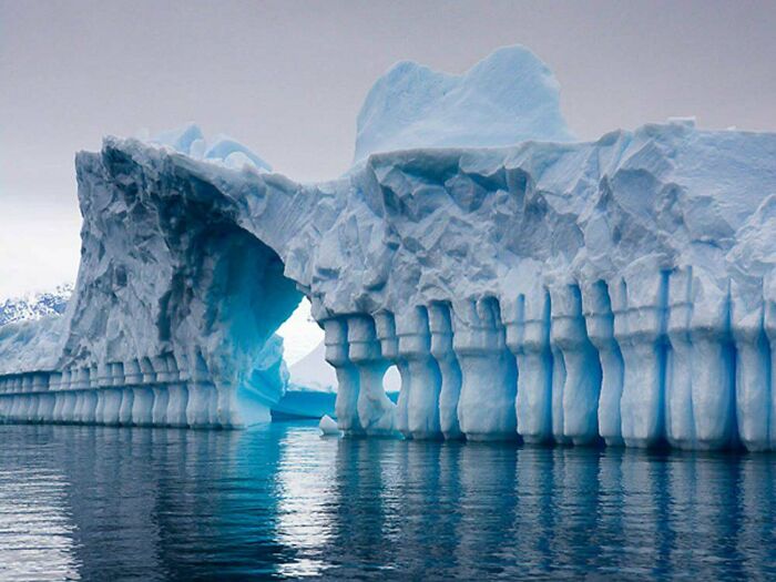 🔥 Ice Formations In Antarctica That Look Like Ice Walls, Columns, And An Archway
