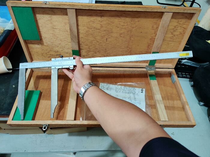 Mitutoyo Long Jaw 500mm Vernier Calipers. 0.02mm Accuracy