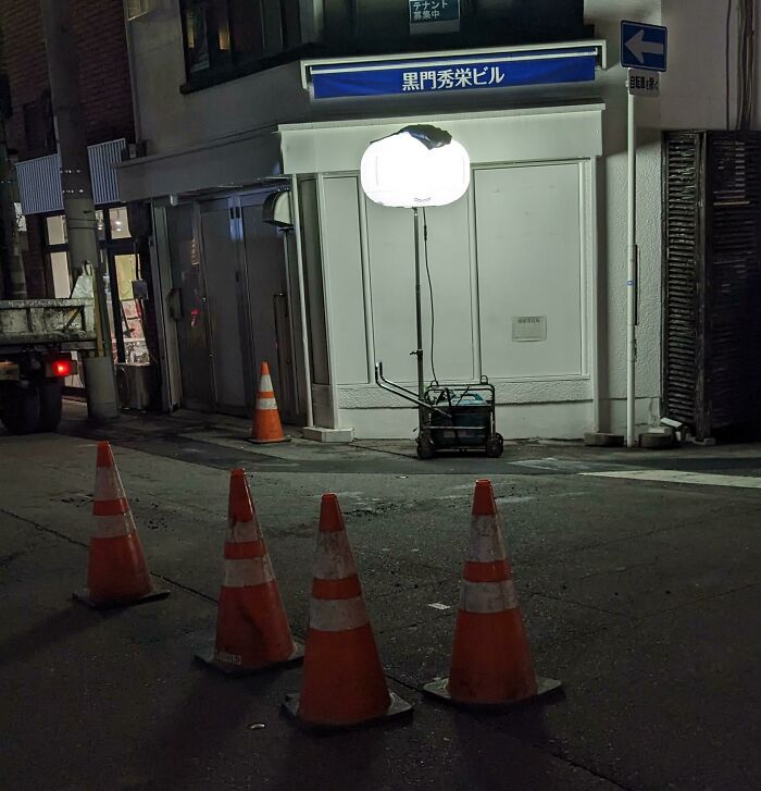 In Japan Construction Flood Lights Are Styled Like Paper Lanterns. Lots Of Diffuse Lights Without Blinding Anyone [oc]