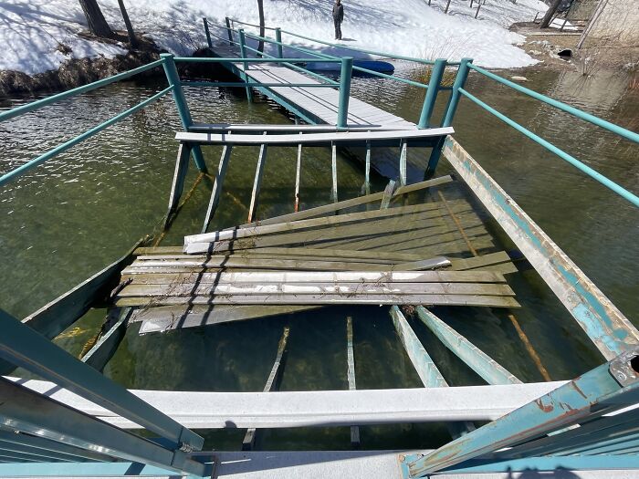 Small Dock Collapses Are Happening All Over Southern California After These Heavy Snowstorms Hit Our Foothill Mountains. Southern California Is Probably The Only Geographical Location Where You Can Drive From One’s Boat Docked In The Pacific Ocean, To Finding A Very Unpleasant Surprise In One’s Mountain Lake Dock On The Same Day! Some Consider It An Amazing “Perk” Of Living Here, But It Has Its Hazards!