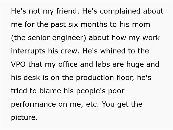 "No One Asked Me Who Put The Screen Saver On His Desk": Smug Supervisor Almost Gets Fired After An Employee Takes Petty Revenge