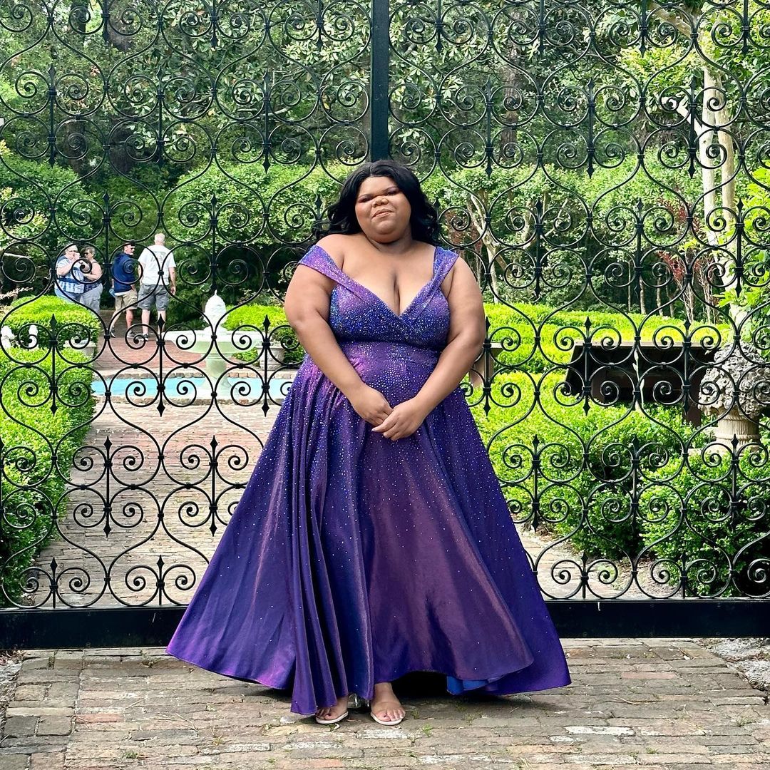 Plus-Size Boutique Owner Gifts Teen A Perfect Prom Dress After She ...