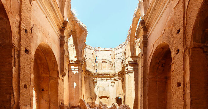 I Explored The Most Beautiful Abandoned Churches And Monasteries (32 Pics)