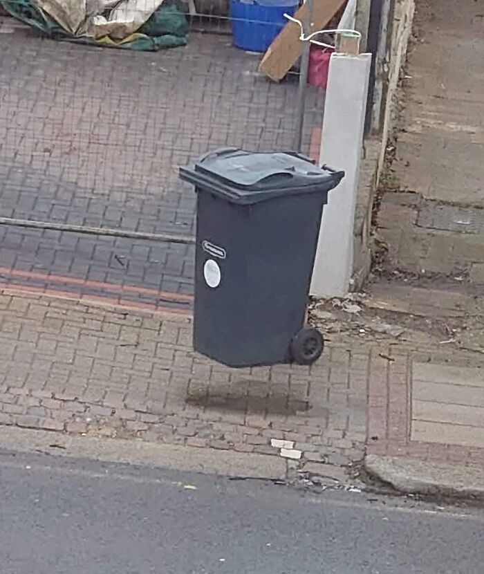 Floating Bin