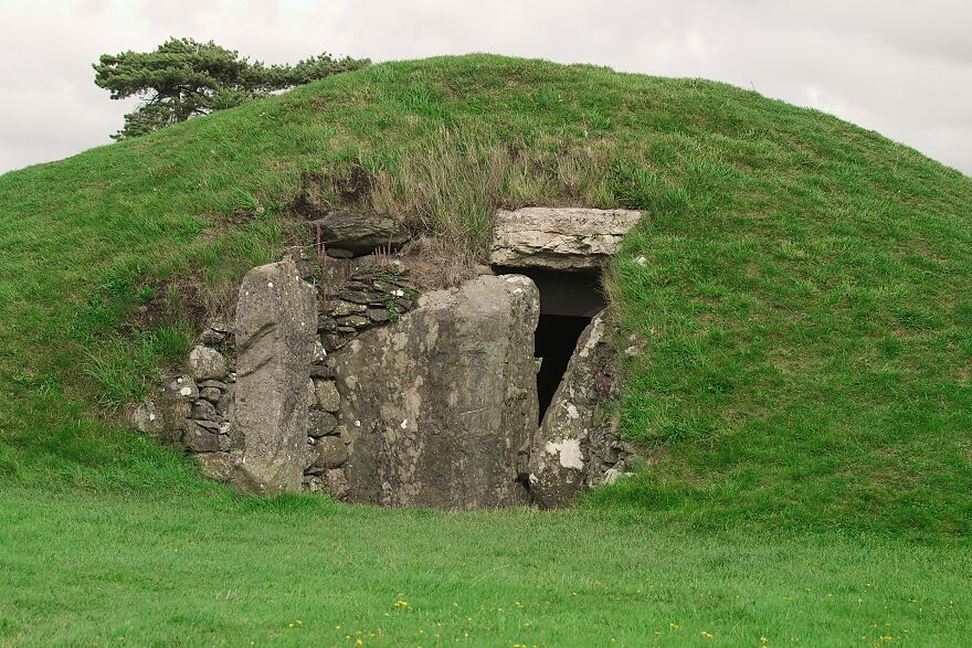 Bryn Celli Ddu Burial Chamber Tomb