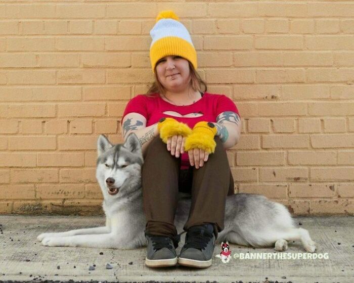 Husky Leads Owner Into The Woods And Brings Her To A Sealed Box Filled With Stray Kittens