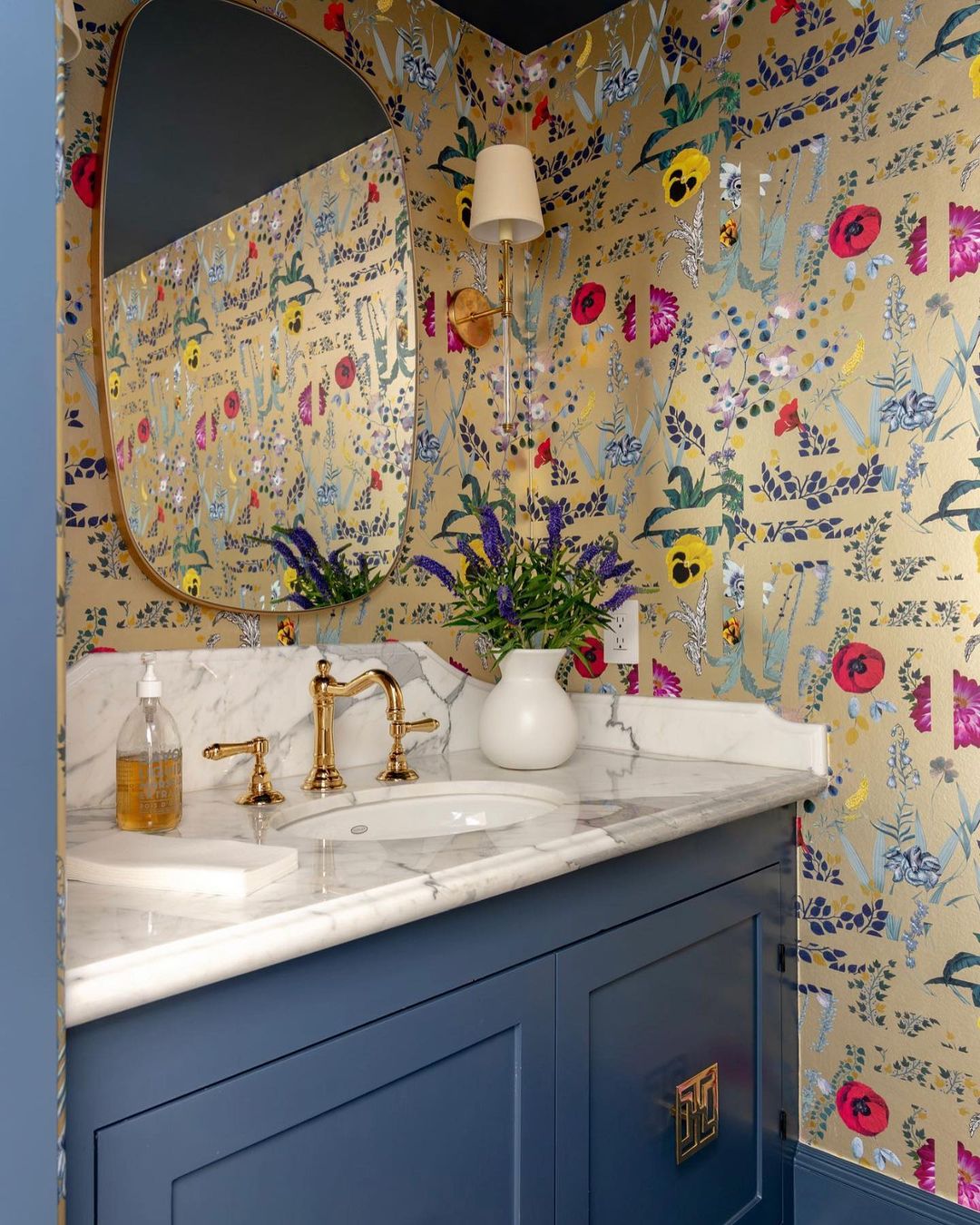 33 Trendy Bathroom Wallpaper Ideas to Elevate Your Space Bored Panda