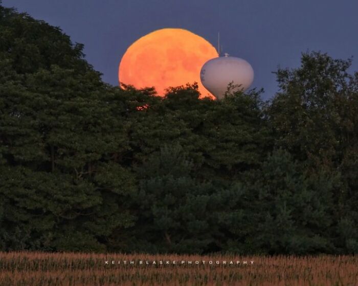 Blue-Super-Moon-Photos-From-World