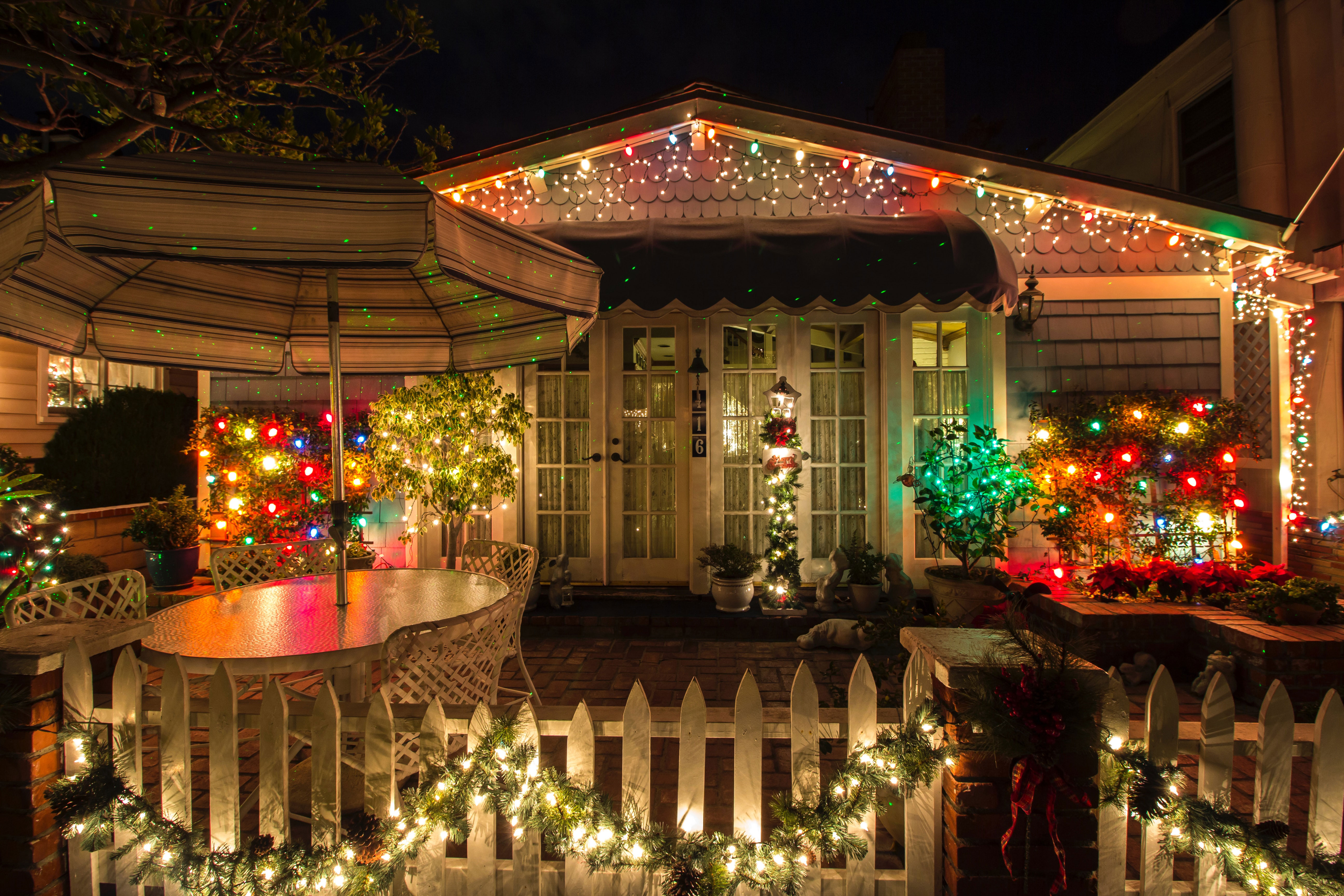 How Can Christmas Decor Be Affordable? (65 Updated Ideas for 2024)