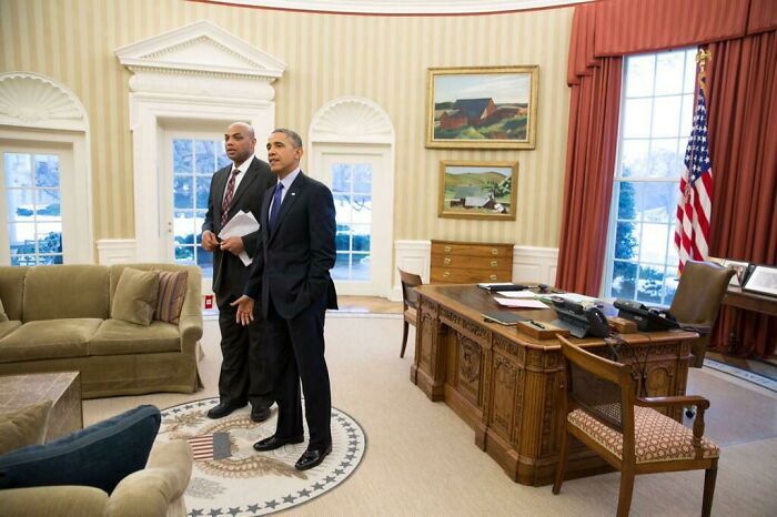 Charles Barkley and Barack Obama in the same room 