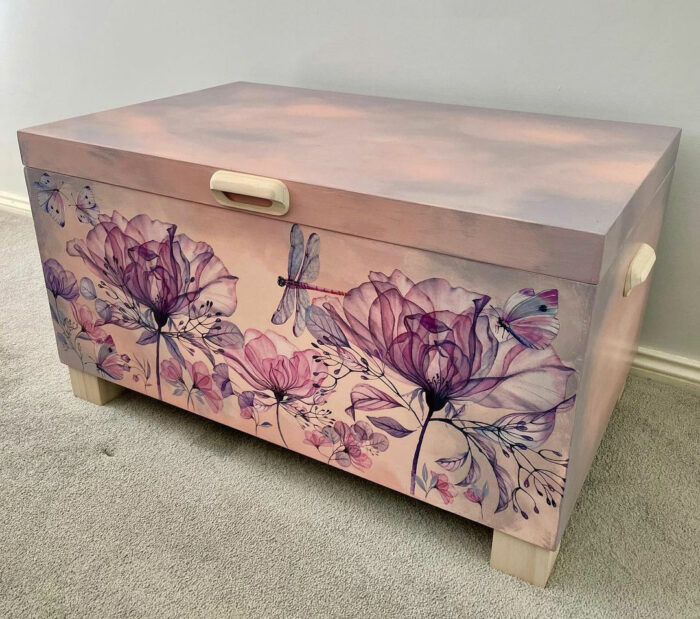 Wooden box decorated with chalk-painted flowers