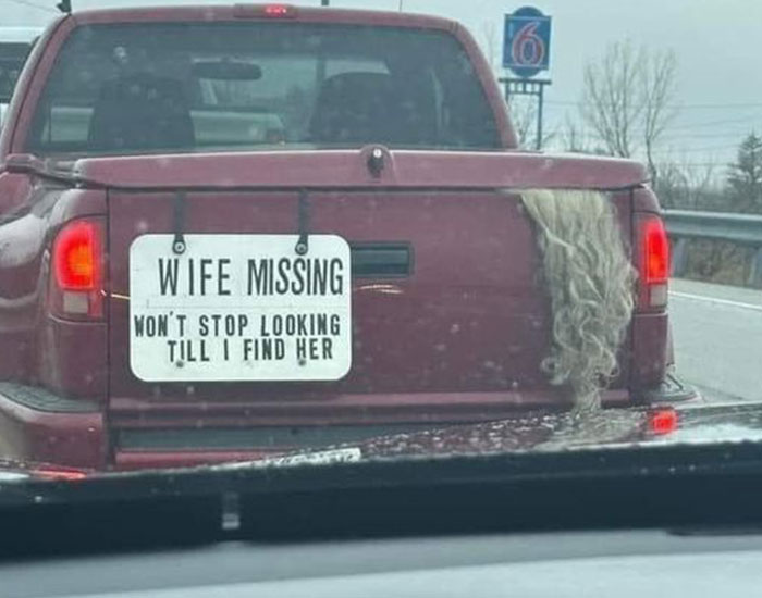 48 Chaotically Funny Signs That People Have Discovered In The Wild