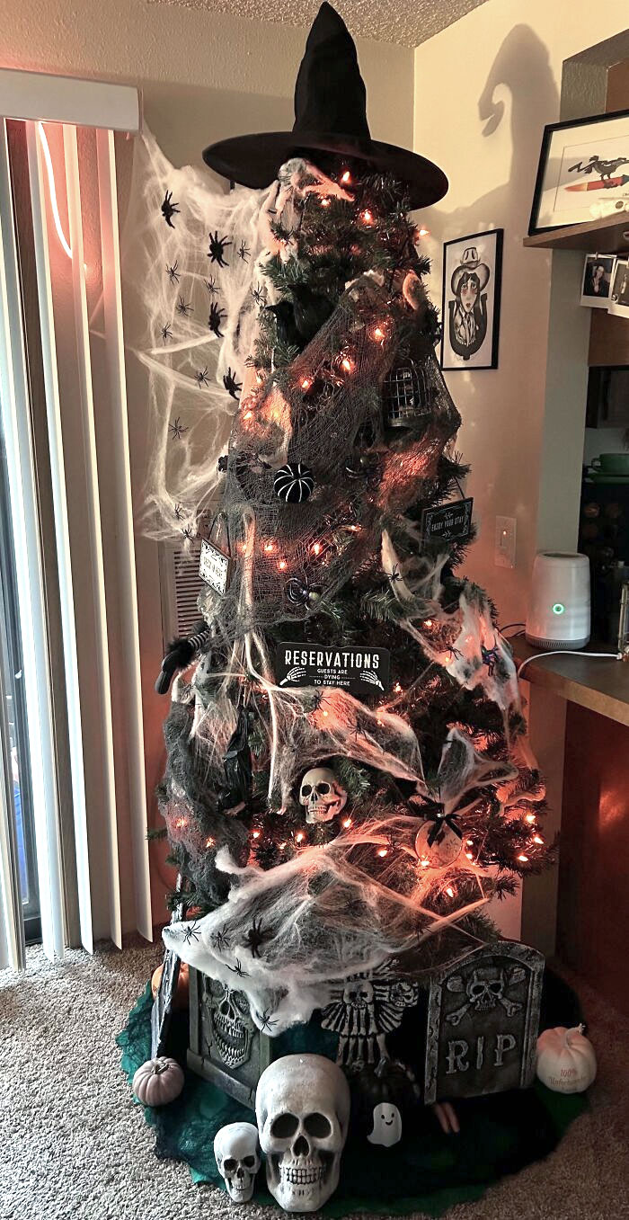 Halloween Tree Is Up. Happy October