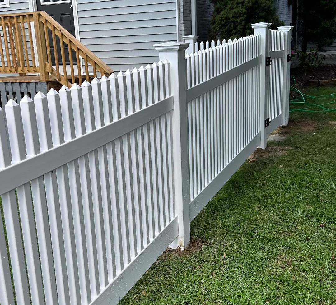 16 White Picket Fence Ideas for a Touch of Timeless Elegance | Bored Panda