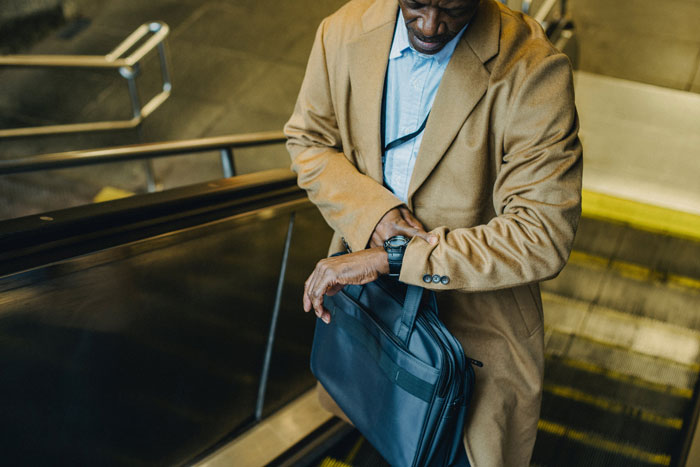 Guy With 2 Jobs Starts Simply Leaving When His Jobless Wife Can’t Get Son Ready In Time For Daycare