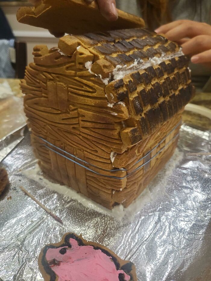 Use Two Thin Rubber Bands To Hold Rickety Gingerbread Walls In Place!