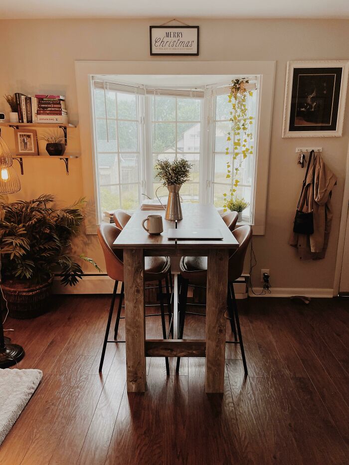 Window nook and a working space desk 