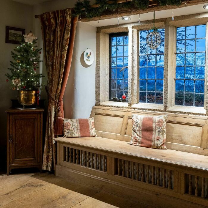 Christmas themed window nook 