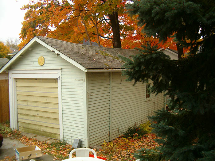 Parents Get Mad About Living In Daughter’s Totally Converted Garage, She Suggests The Nursing Home