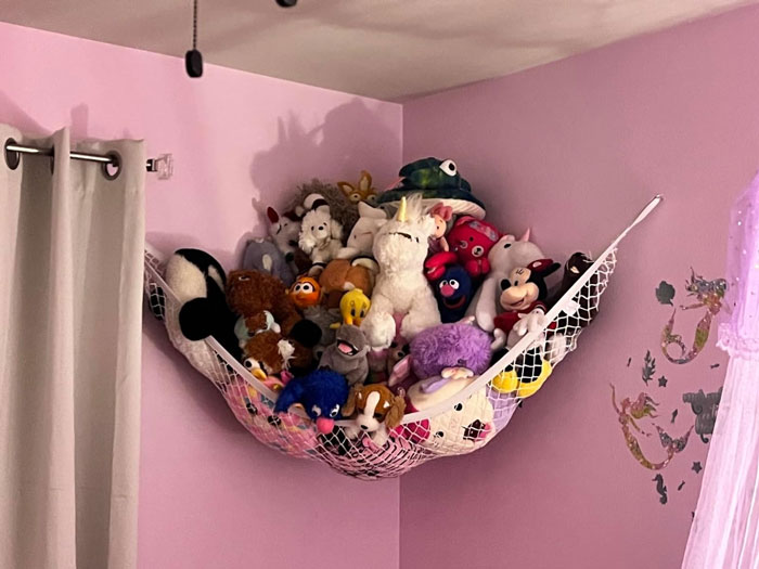 Stuffed Animal Net Hammock For Plushie Toys: Offering extensive storage and easy installation - the perfect solution for kids with a big stuffed animal collection.