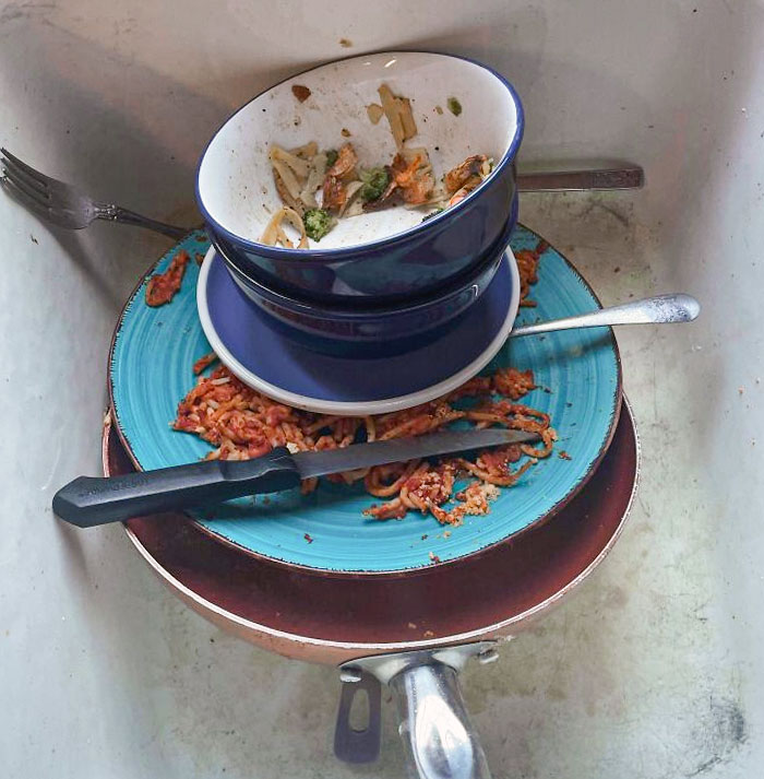 This Is How My Dad Leaves His Dishes In The Sink